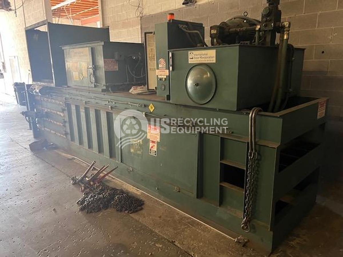 Used International Baler 1295 Closed Door Horizontal