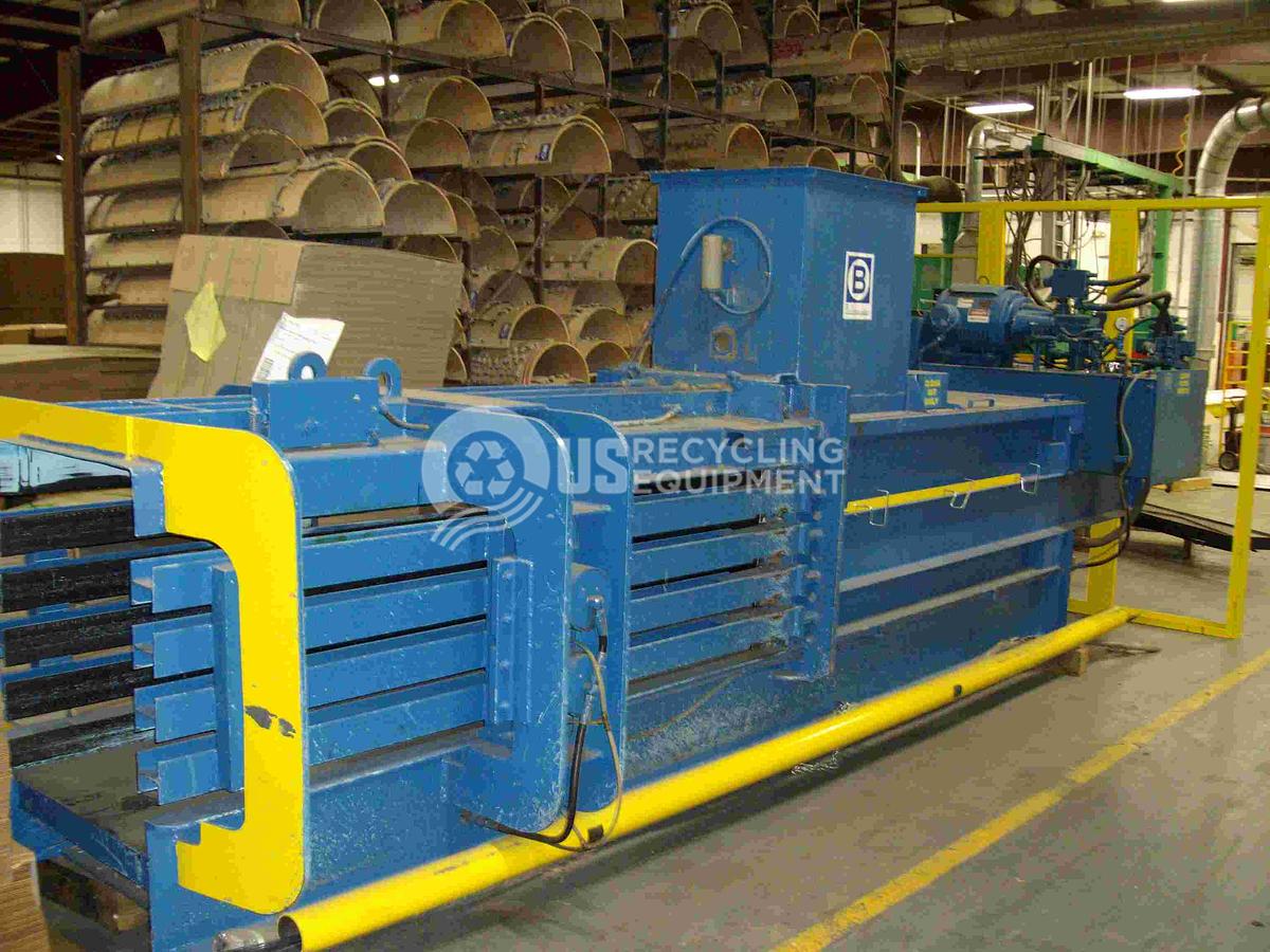 Used Balemaster  E-4025G Manual Tie Open End Horizontal