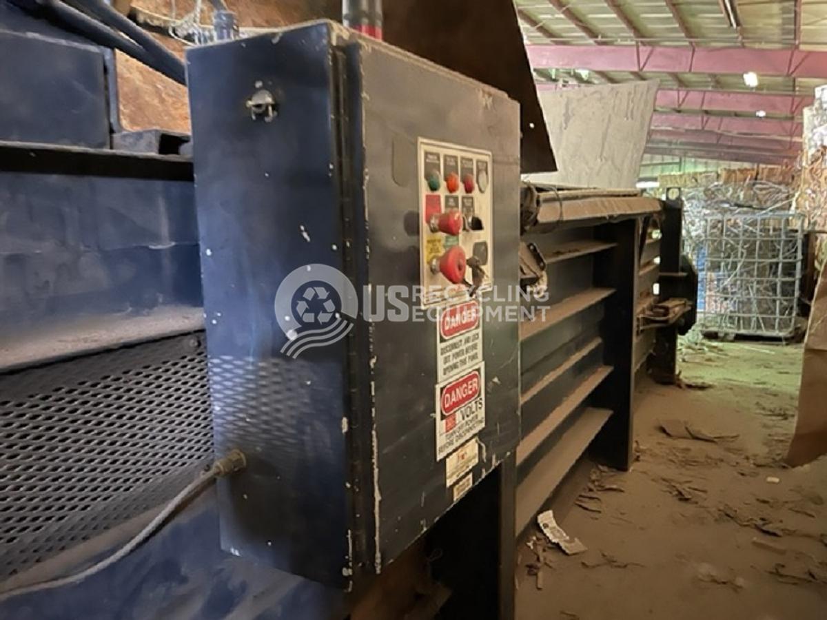 Used JV Manufacturing/International Two (2) Horizontal Balers JV HX-72-W / International LD-60-SD