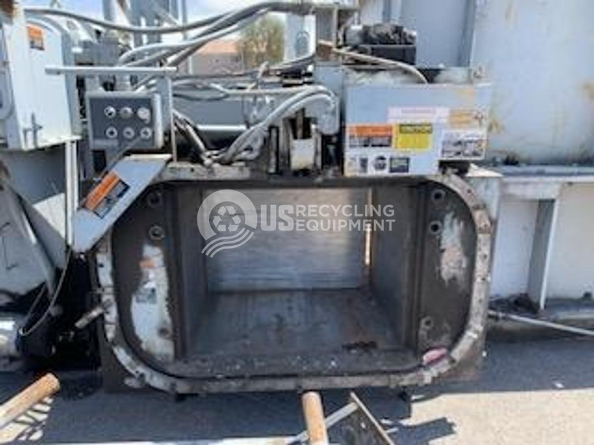 Used 1995 Harris HRB-8-NF 2 Ram