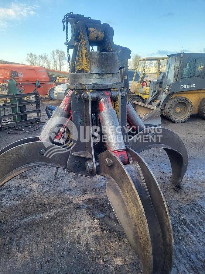 Used Young Industries Two (2) LO100B Orange Peel Grapples