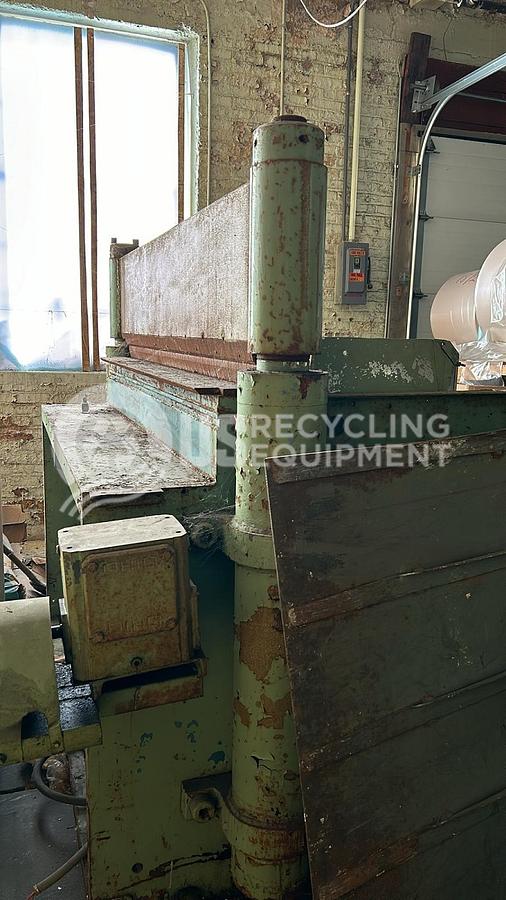 Used Unknown Manufacturer: Used Guillotine