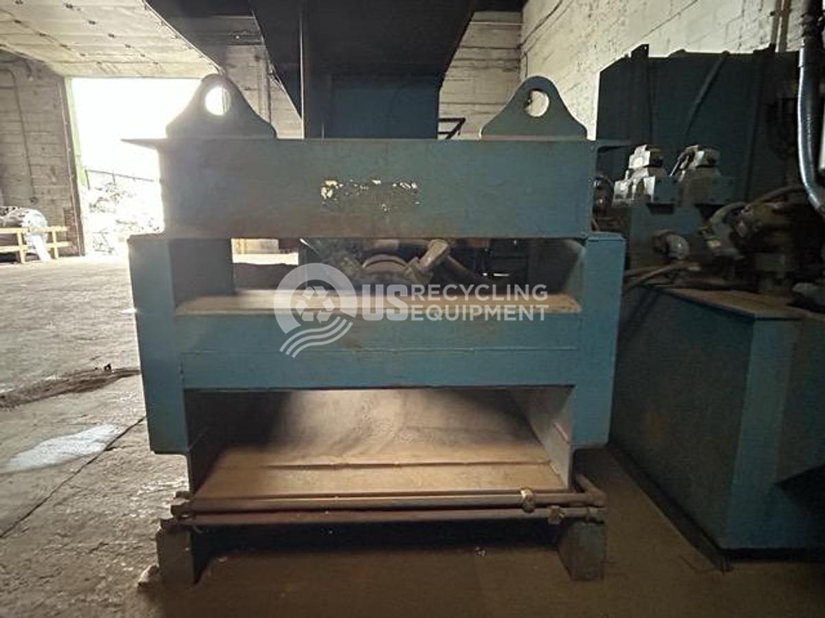 Used Harris Selco 2R-1050 Two Ram Horizontal Baler