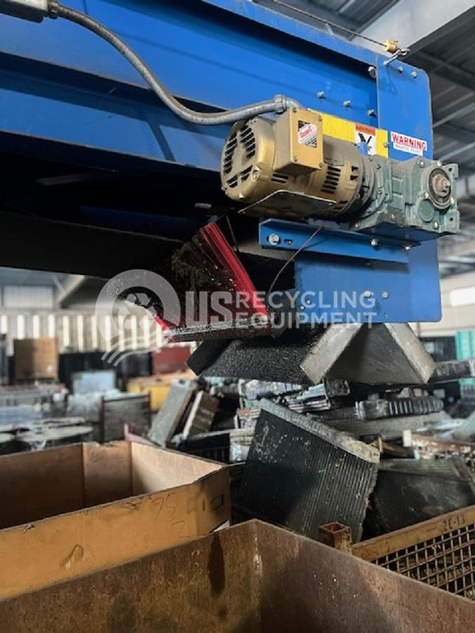 Used Unknown Manufacturer: Used 2 Man Sort Line