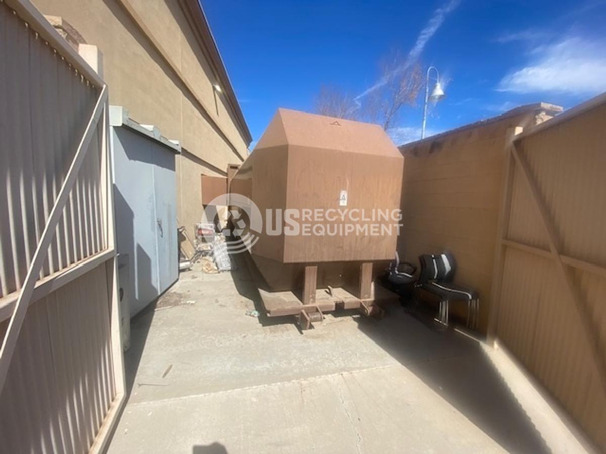 Used 2001 Wastequip 245-HD 2 Yard Stationary