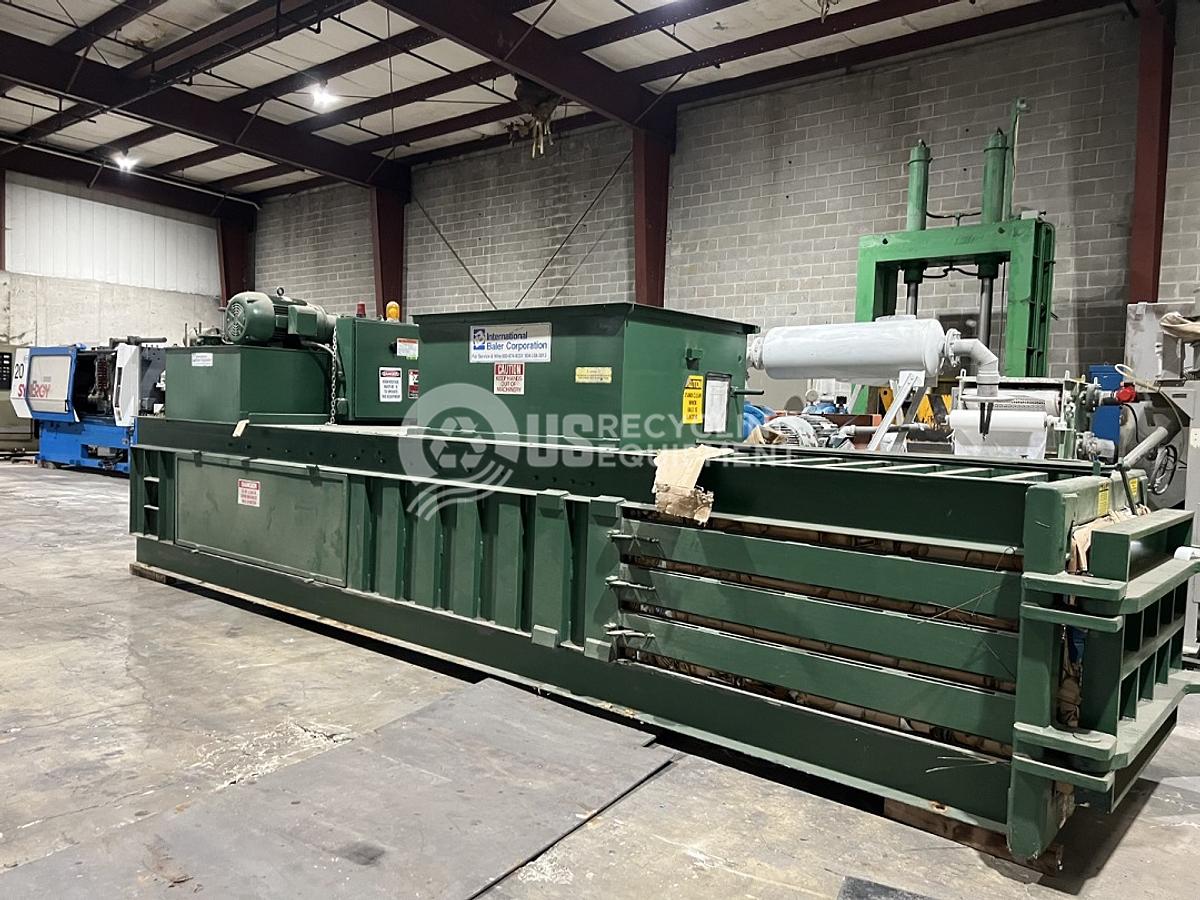 Used International Baler NA-1296 Wide Mouth Closed Door Horizontal