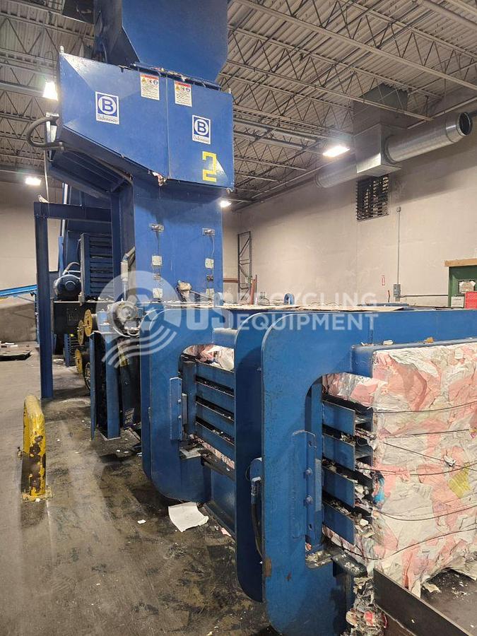 Used Balemaster Two 42100G-8 Auto Tie Horizontal Balers