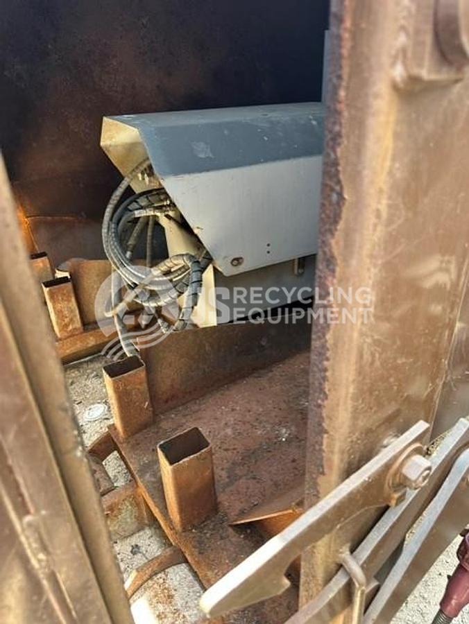 Refurbished 2018 Marathon RJ-250 Self Contained Compactor