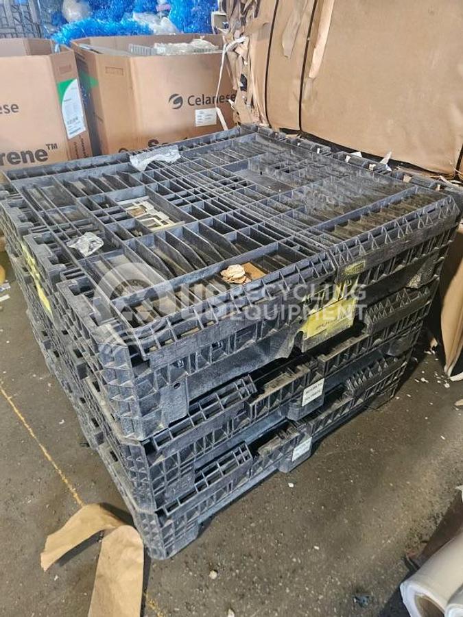 Used Unknown Manufacturer Used 300 48 inch x 48 inch Collapsible Totes