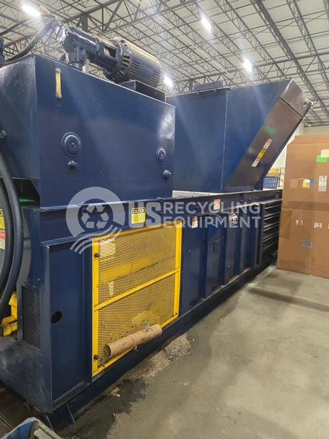 Used 1995 Marathon CE-503042-720 Closed Door Horizontal Baler