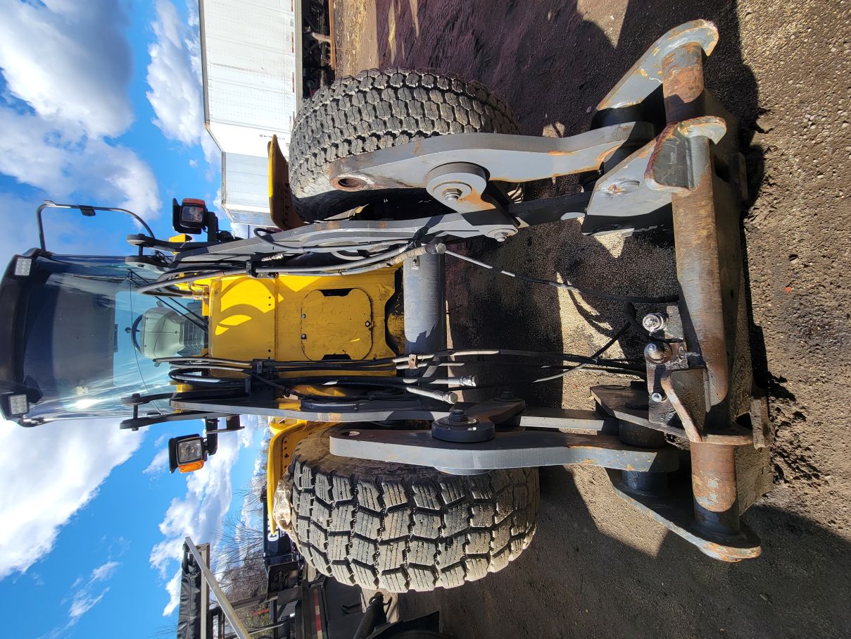 Used New Holland W-130D Front Loader