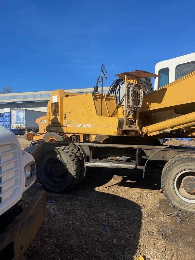 Used Liebherr 924 Excavator with LaBounty Shear