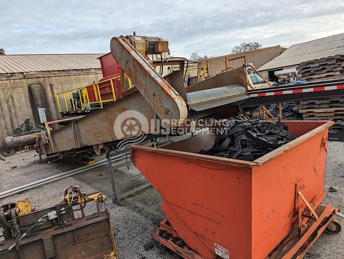 Used Jomar 200 HP Quad Shaft Mobile with 2 conveyors