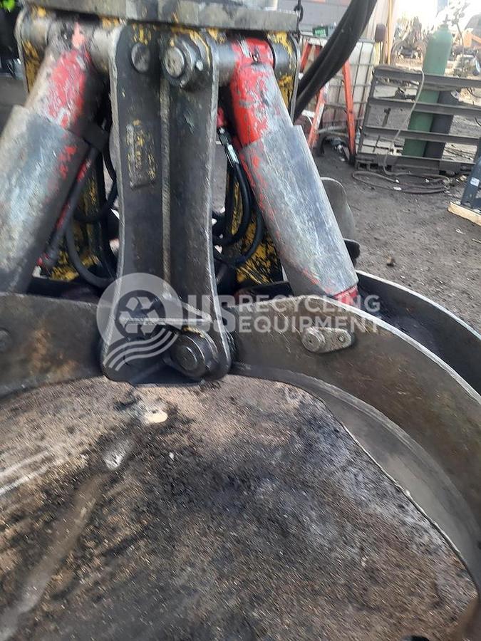 Used Young Industries Two (2) LO100B Orange Peel Grapples