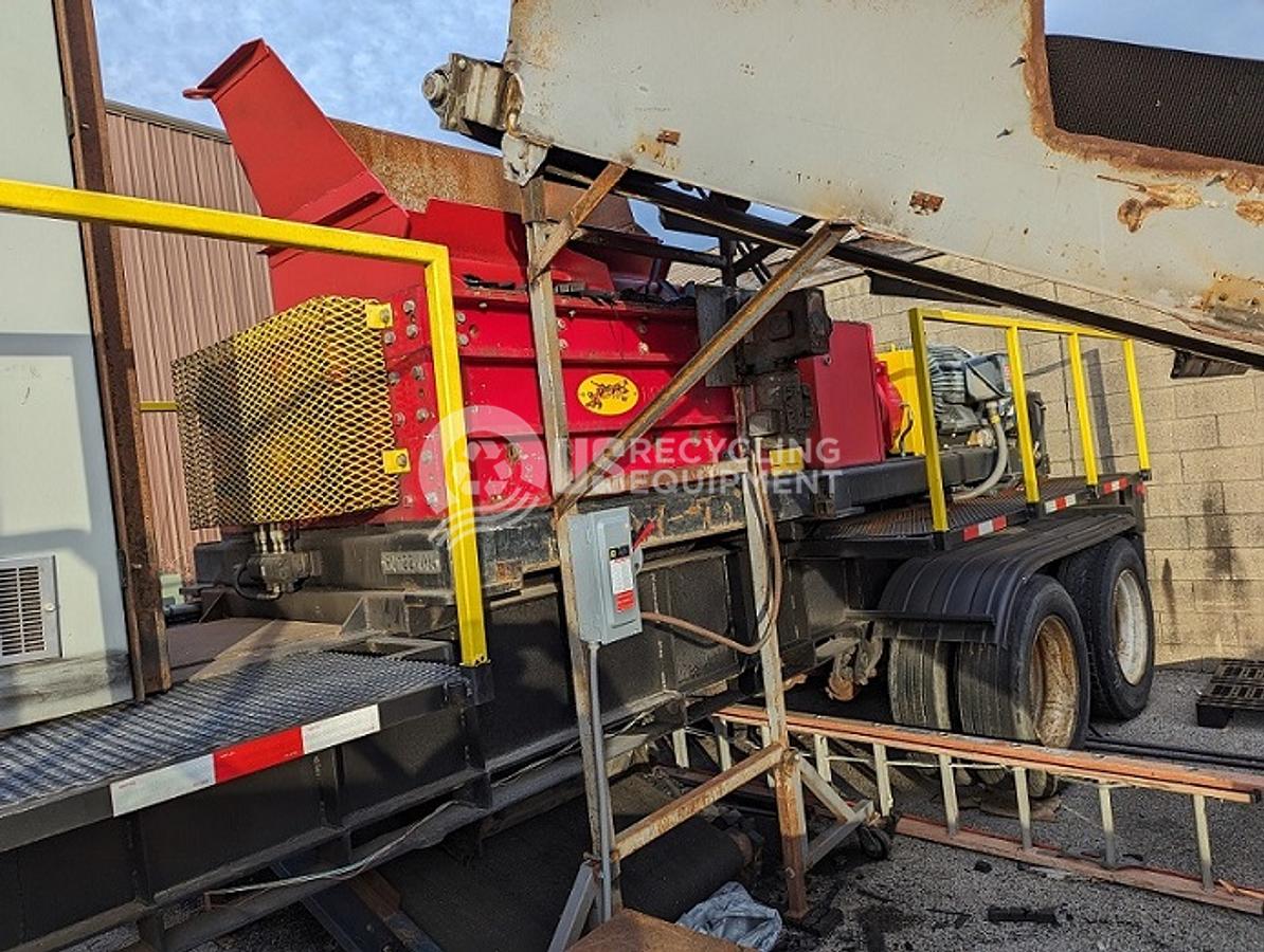 Used Jomar 200 HP Quad Shaft Mobile with 2 conveyors