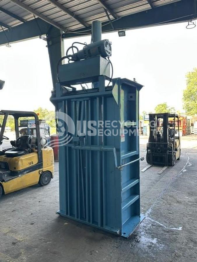 Used Marathon V-4230 SP Vertical Baler
