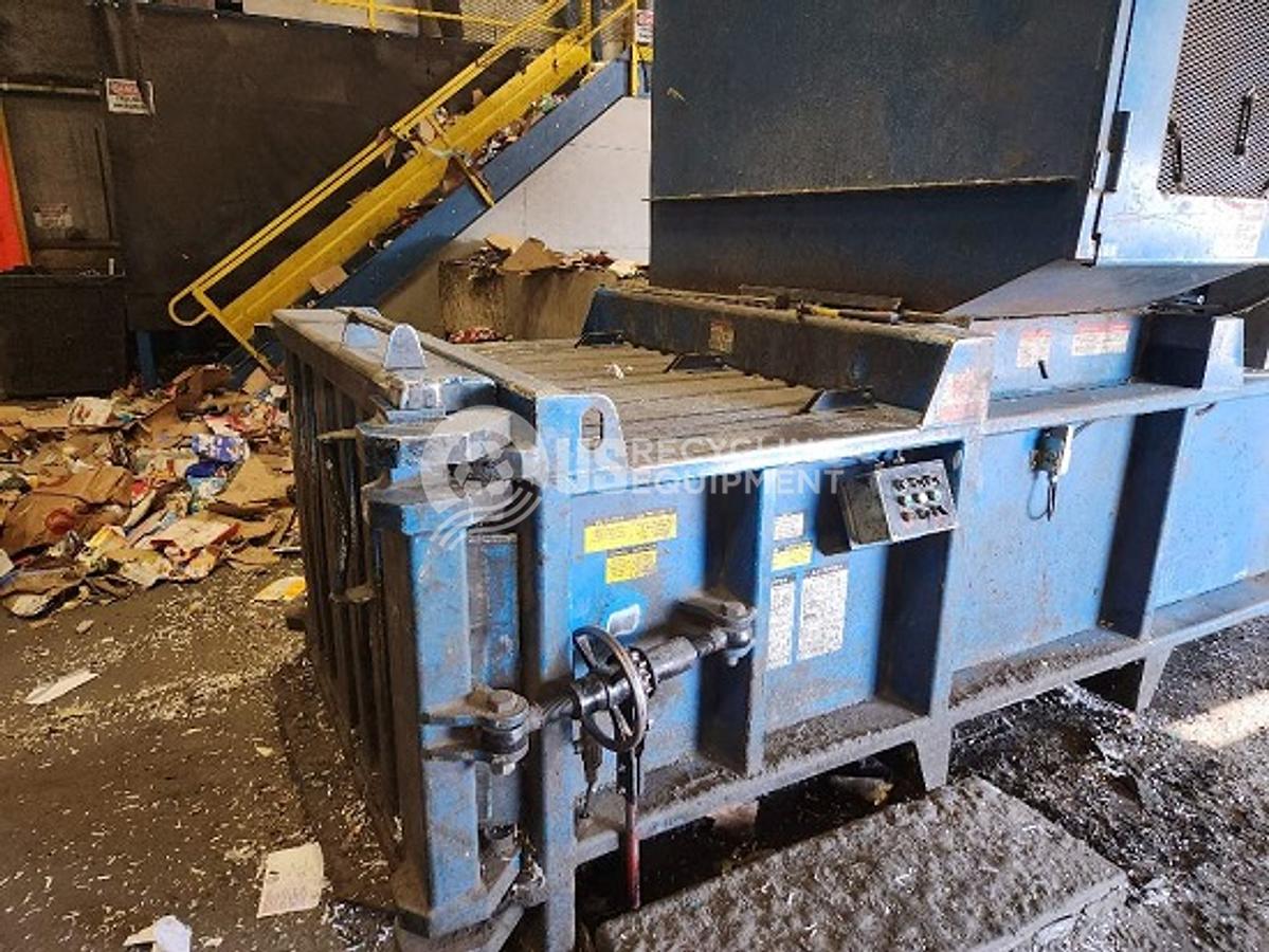 Used 1998 Excel EX-62 Closed Door Baler