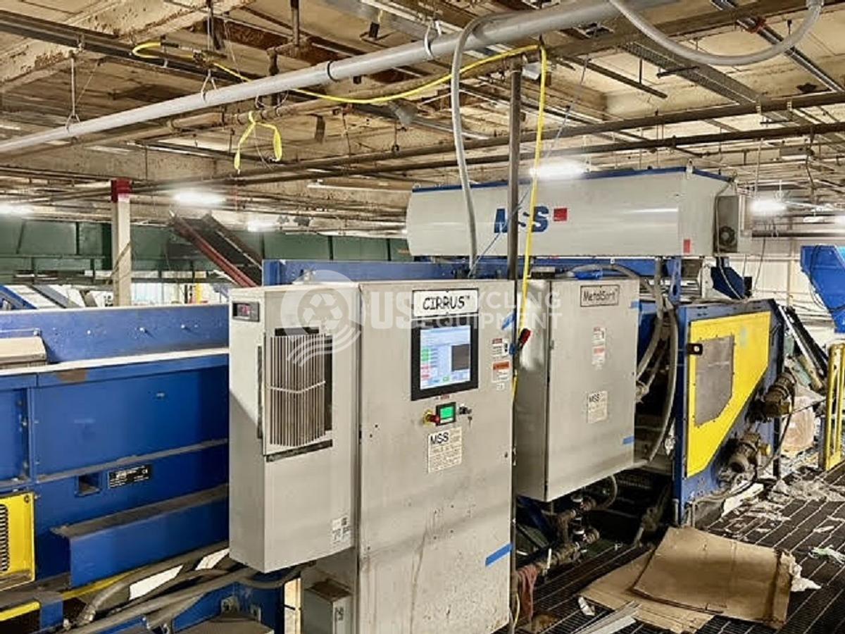 Used Hustler Bale Breaker/Sort Line