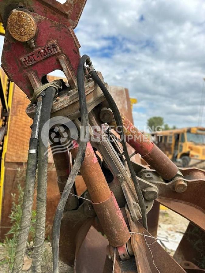 Used Unknown Manufacturer: Used 4 Tine Orange Peel Grapple