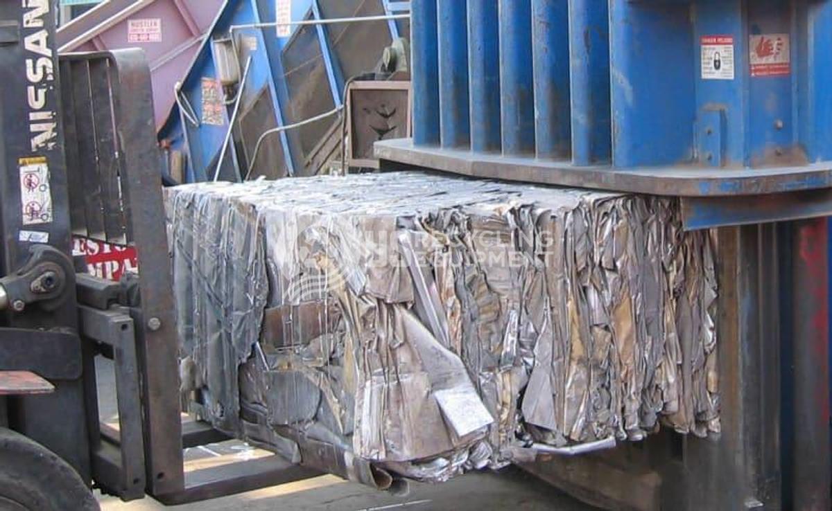 Excel HV10 Single Ram Horizontal Baler
