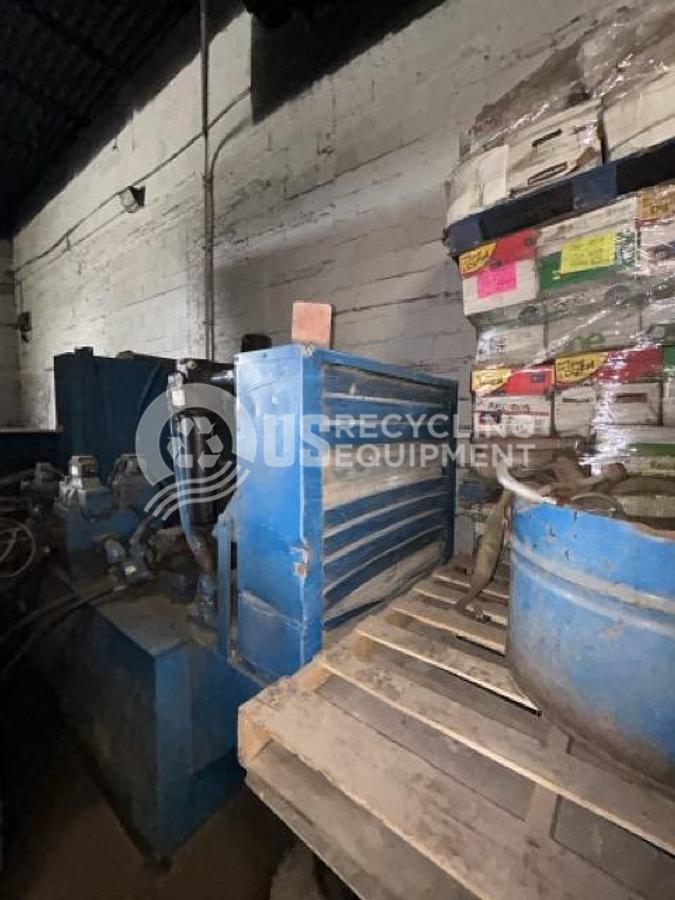 Used Harris Selco 2R-1050 Two Ram Horizontal Baler