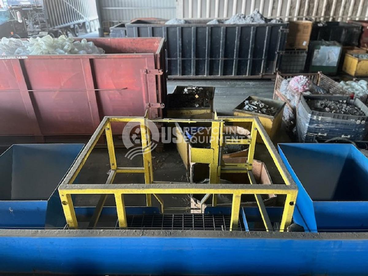 Used Unknown Manufacturer: Used 2 Man Sort Line