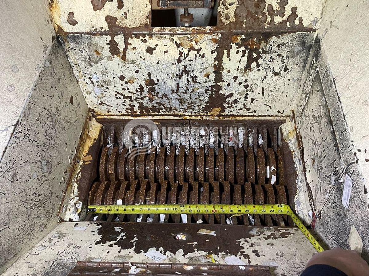 Used Shred-Tech 25GT Shredder with Cart Tipper