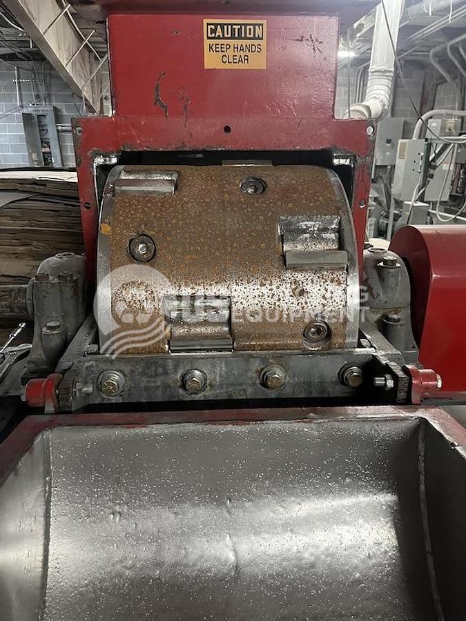 Used Unknown Manufacturer: Used 100HP Hog Grinder