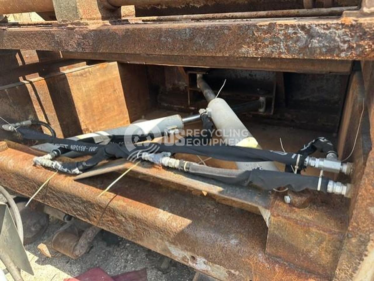 Refurbished 2018 Marathon RJ-250 Self Contained Compactor