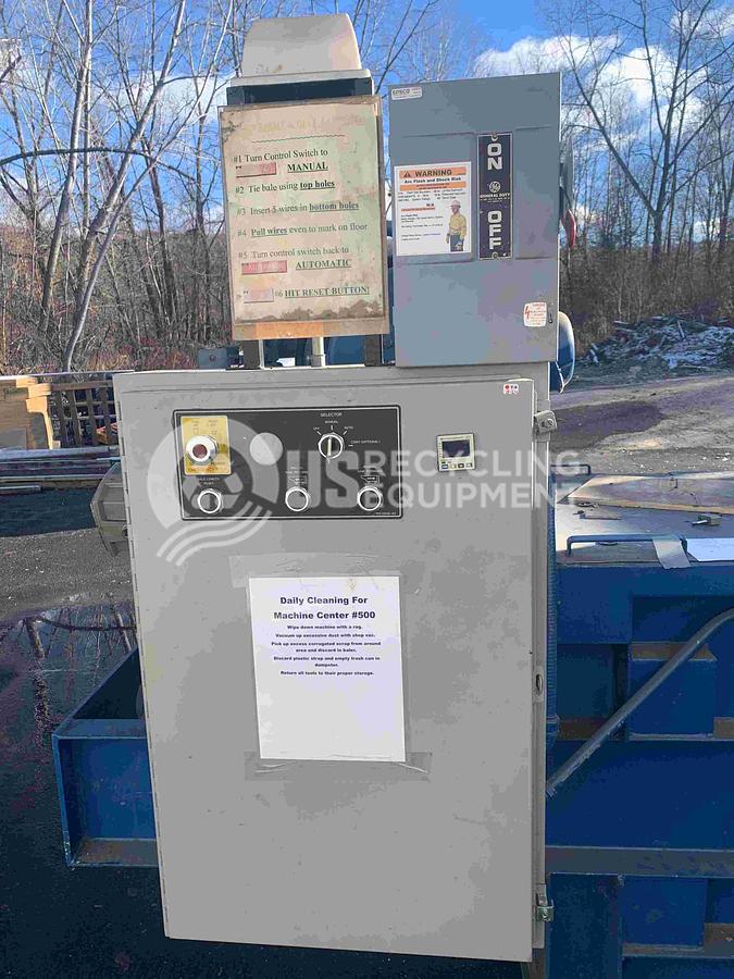 Used Balemaster  E-4025G Manual Tie Open End Horizontal