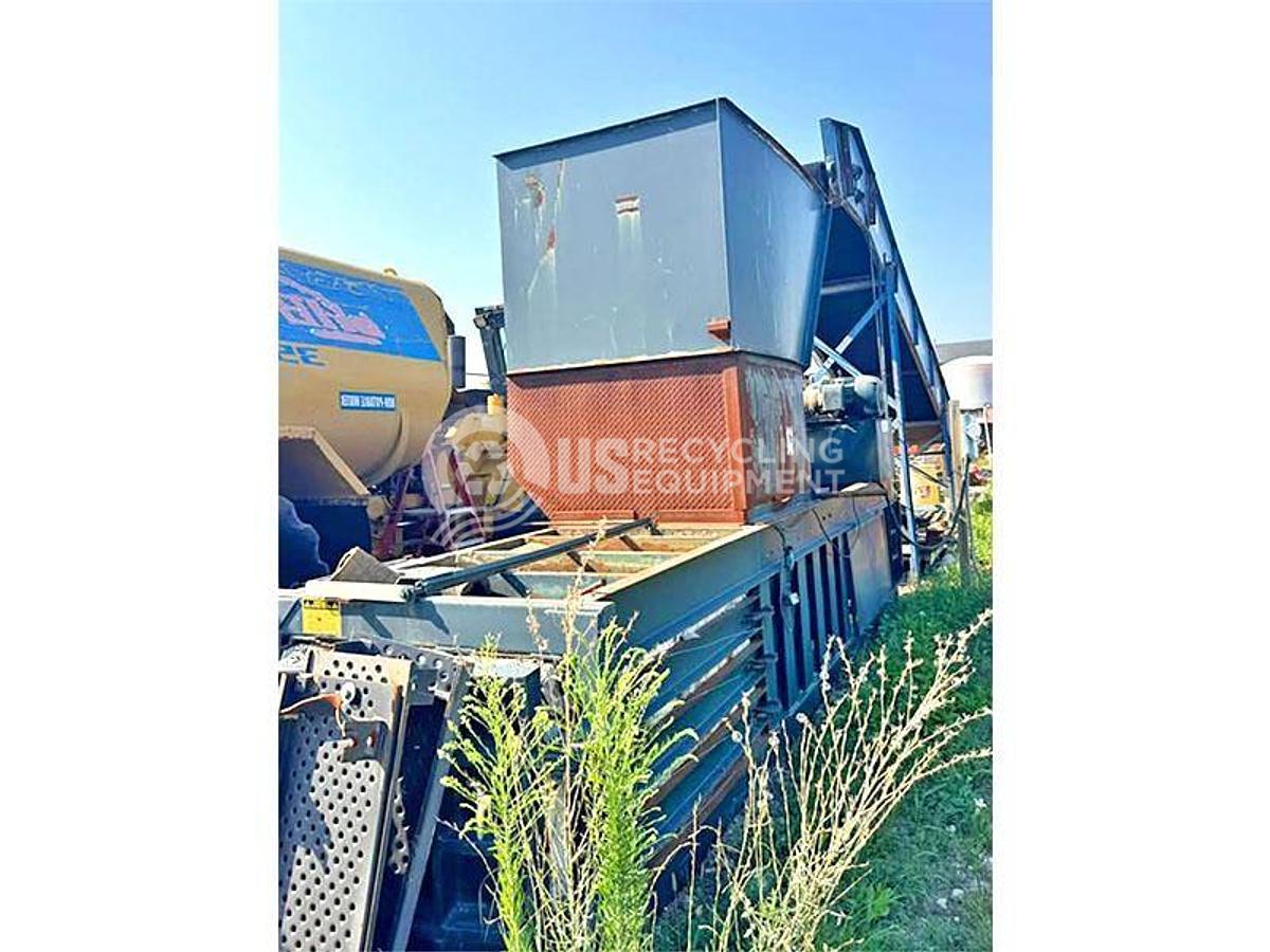 Used 1995 International 1295-44 Closed Door Horizontal with Conveyor