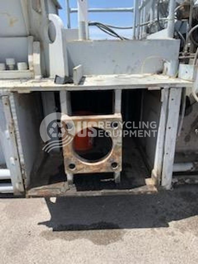 Used 1995 Harris HRB-8-NF 2 Ram