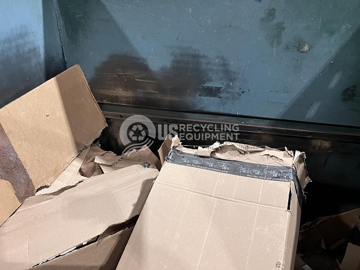 Used International Baler NA-1296 Wide Mouth Closed Door Horizontal