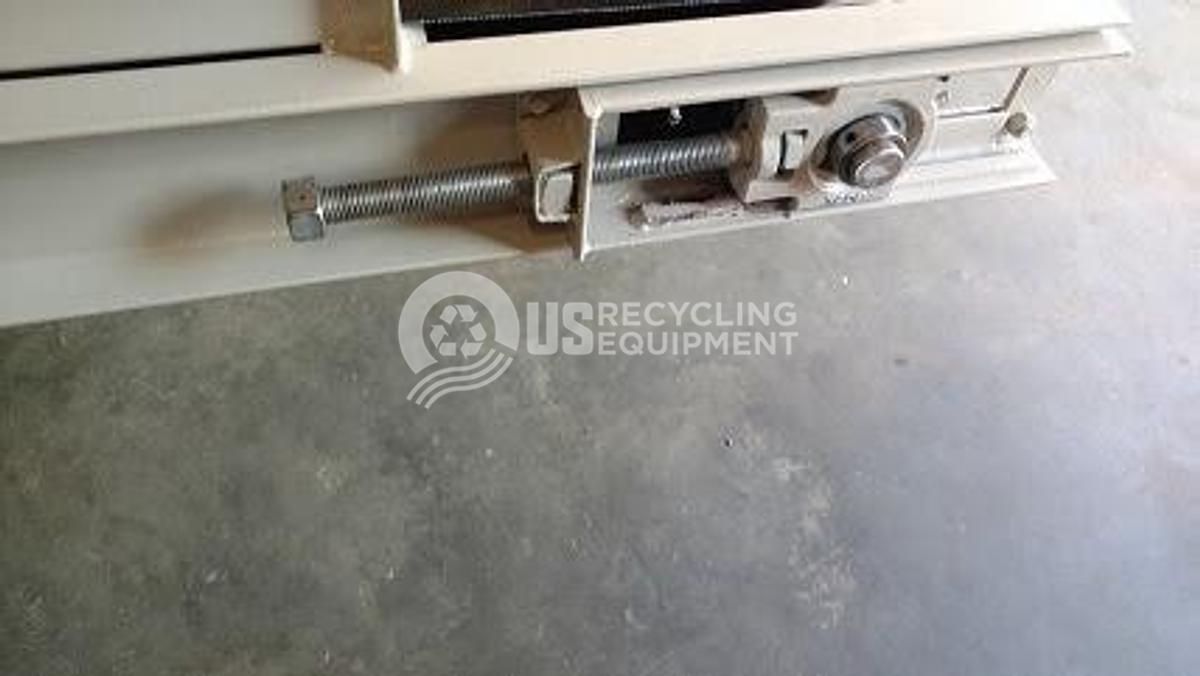 Used Unknown Manufacturer: Used 36" x 20' Cleated Incline