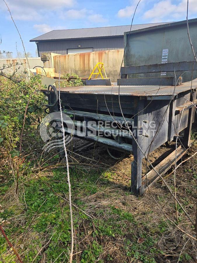 Used Reaction T200X Cross Cylinder Stationary Compactor with Reciever Box