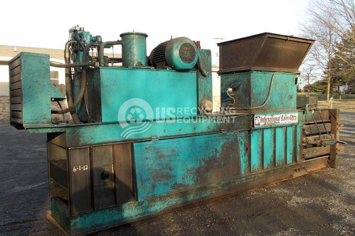 Used International NA-1440 Closed Door