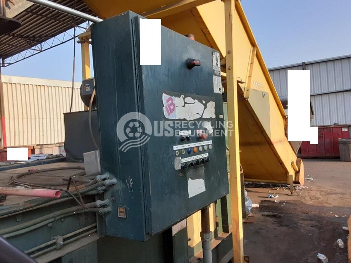 Used 2005 International LD60-XHD Non-Ferrous Closed Door Baler