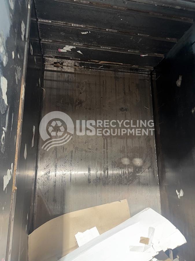 Used International Baler NA-1296 Wide Mouth Closed Door Horizontal