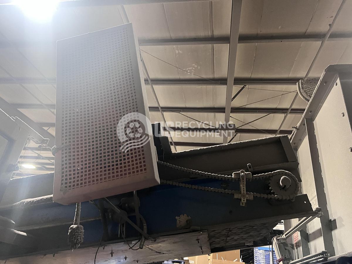 Used Unknown Manufacturer Used 48 inch x 30 foot Non-Cleated Rubber Belt Incline Conveyor