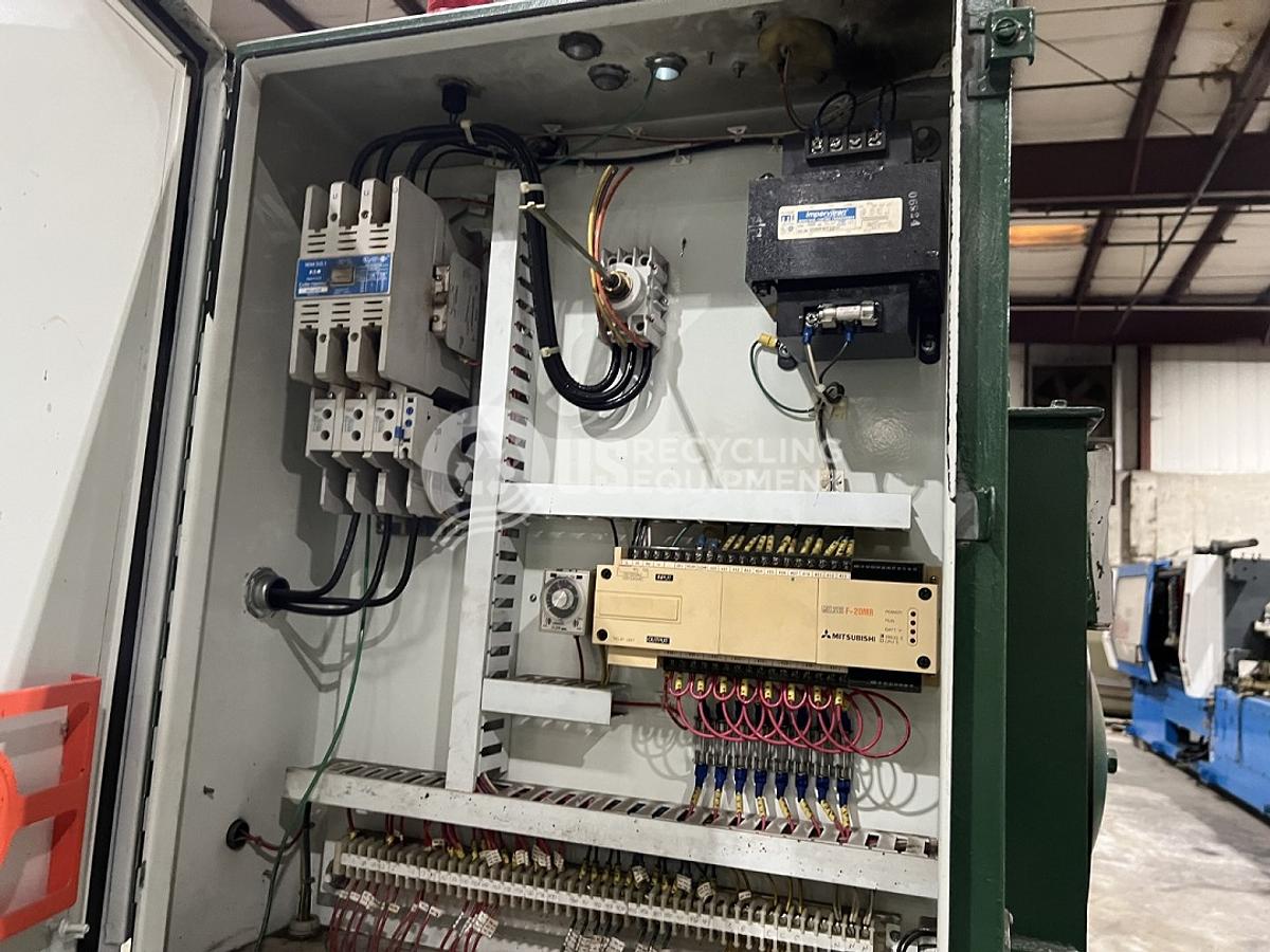 Used International Baler NA-1296 Wide Mouth Closed Door Horizontal