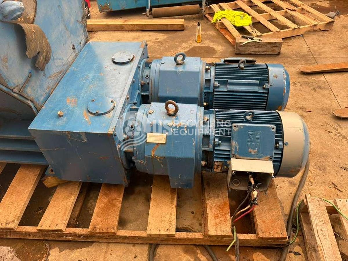 Used Shred Tech ST-50 Dual Shaft with Conveyor