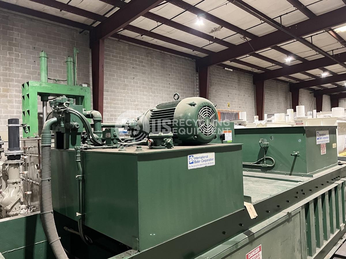 Used International Baler NA-1296 Wide Mouth Closed Door Horizontal