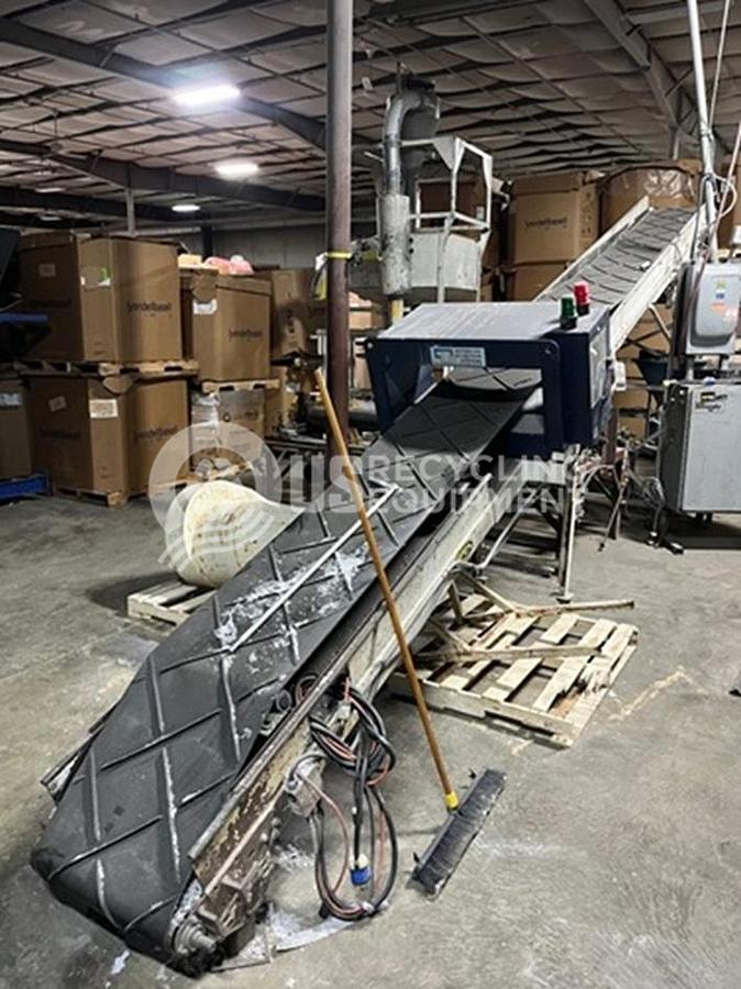Used Advance Detection Systems Model 9400 Metal Detector & Infeed Conveyor