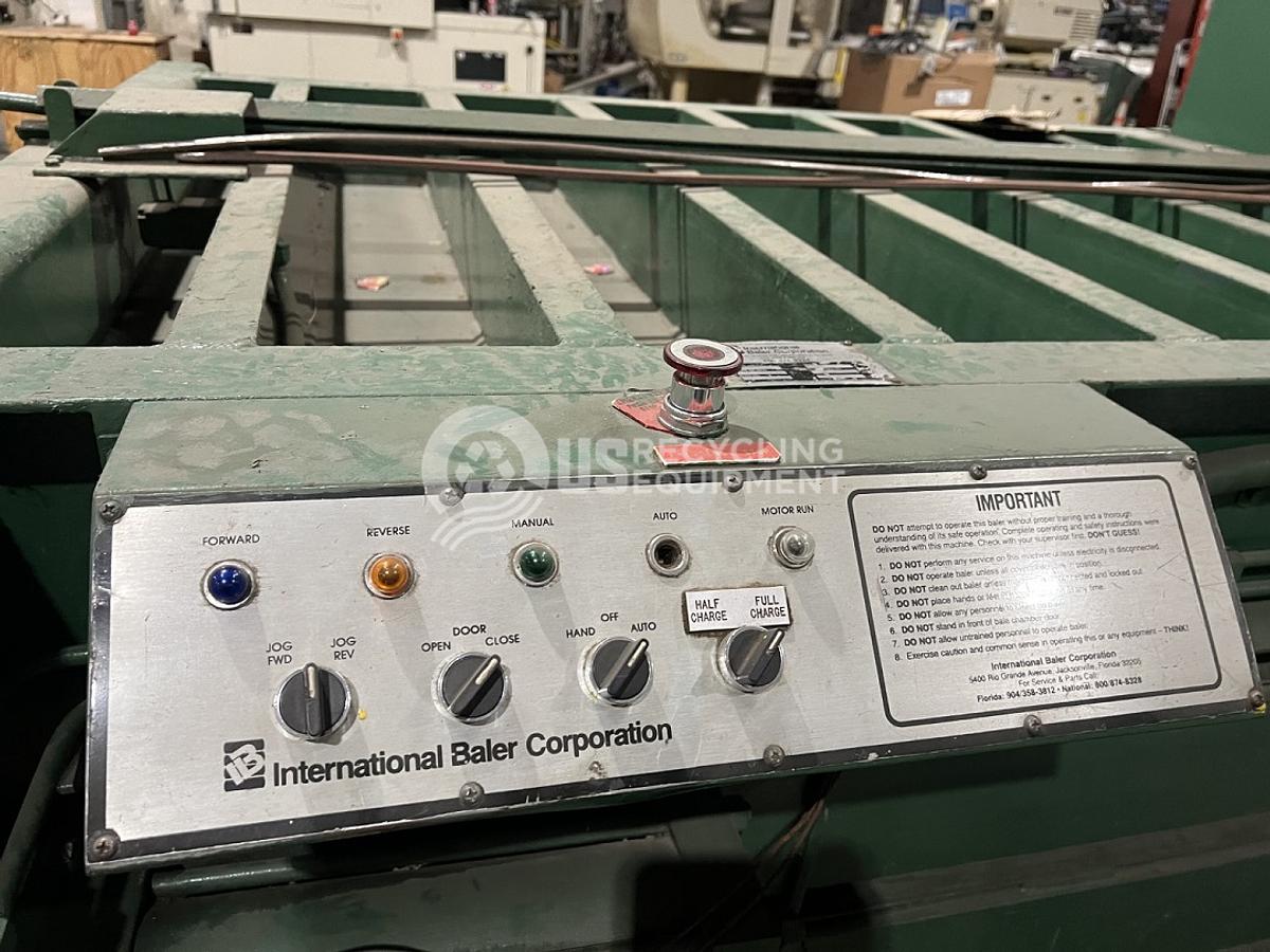 Used International Baler NA-1296 Wide Mouth Closed Door Horizontal