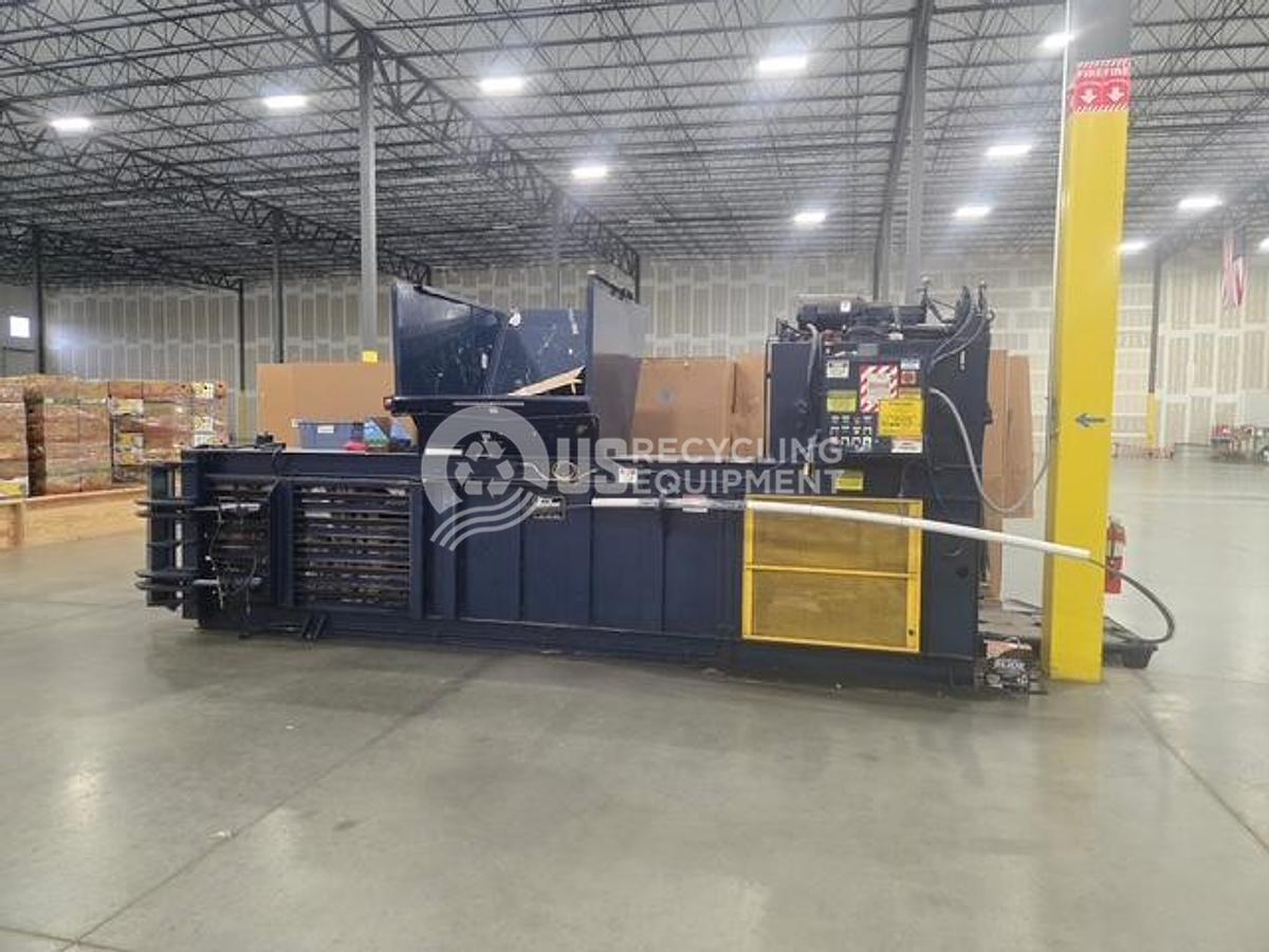 Used 1995 Marathon CE-503042-720 Closed Door Horizontal Baler