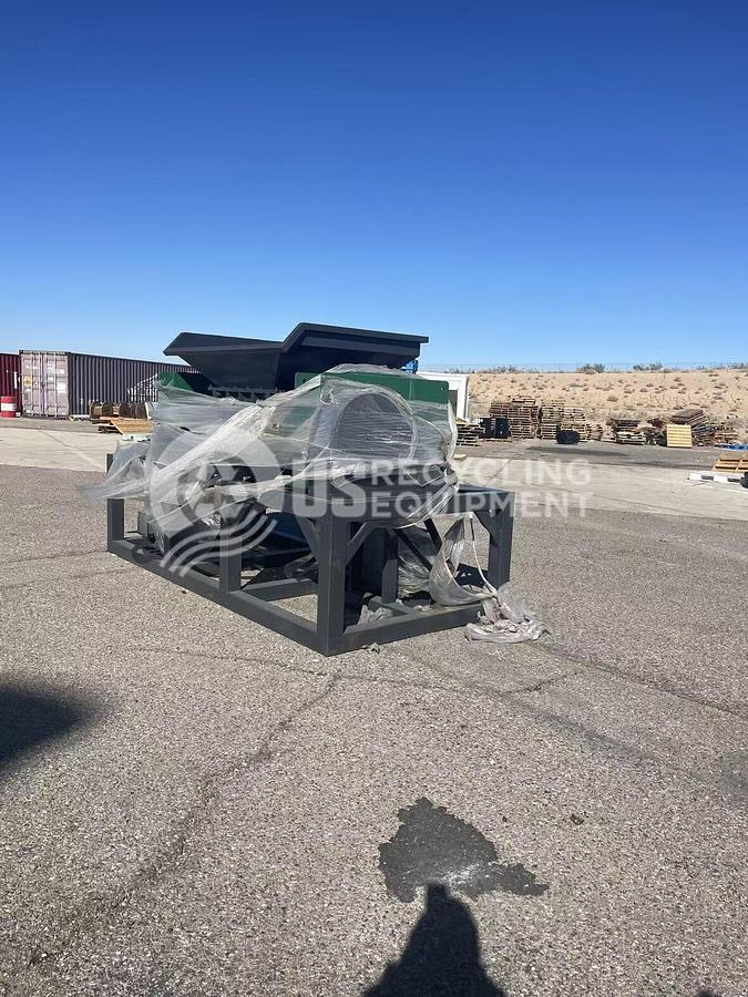 Used Unknown Manufacturer Used 80 HP Dual Shaft Shredder
