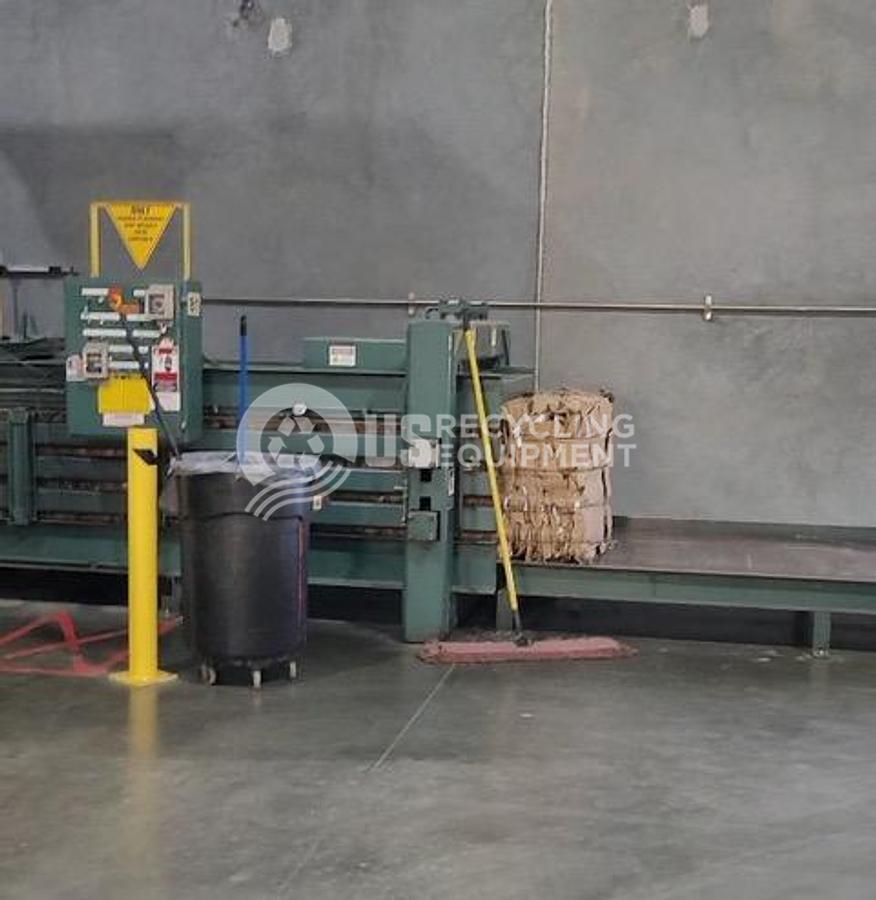 Used International Baler  4830-60 Horizontal Baler with Conveyor