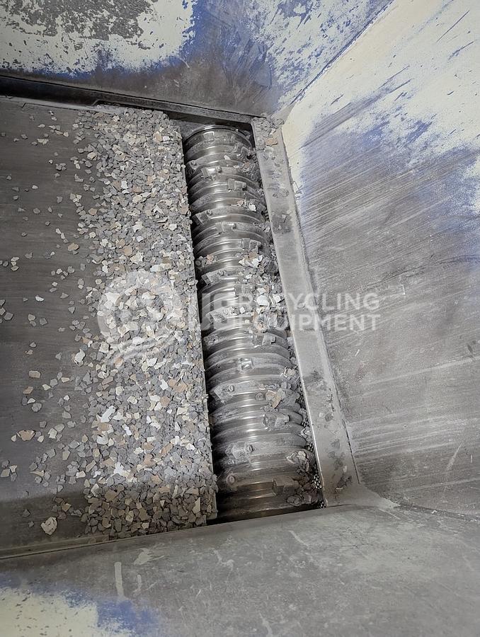 Used 1995 Challenger 52" x 50" Single Shaft