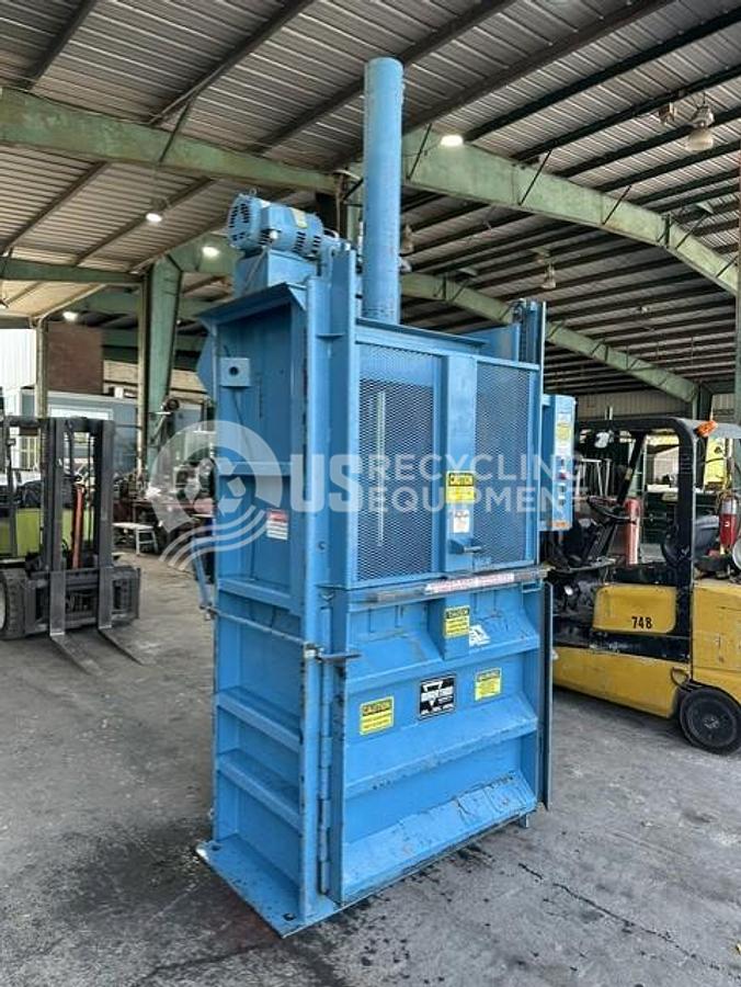 Used Marathon V-4230 SP Vertical Baler
