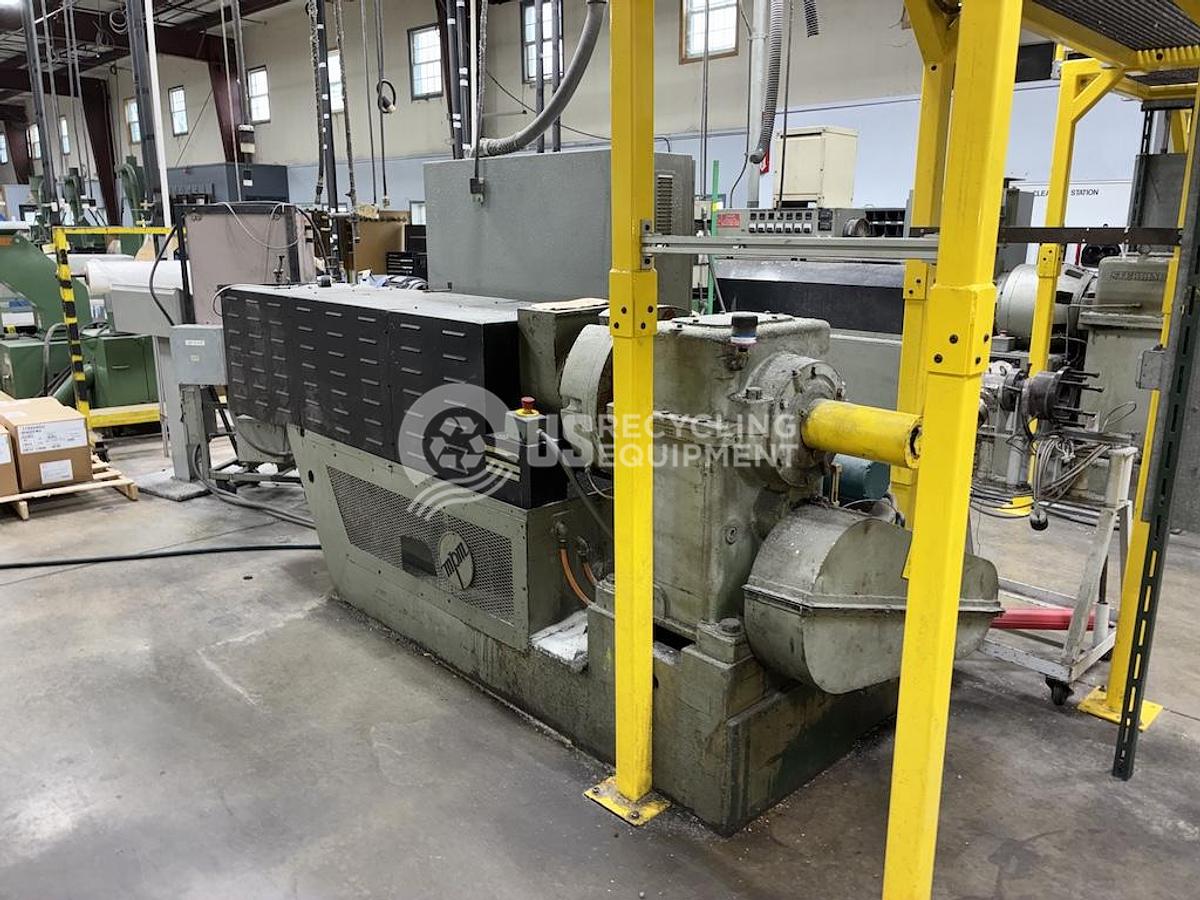 Used Sterling Plastic Machine Corp VEXC1750 Extruder